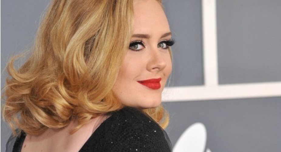 Adele e Burberry il nuovo duo del curvy fashion system?