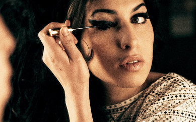 “Amy Winehouse è morta di bulimia” a dichiararlo il fratello della cantante