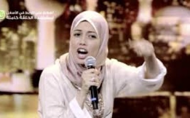 Mayam Mahmoud la rapper egiziana con il velo che parla dei problemi delle donne