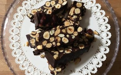 BARRETTE DI CIOCCOLATO ALLA FRUTTA SECCA