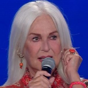 Loretta Goggi:“Offese di una cattiveria indescrivibile, lascio i social”