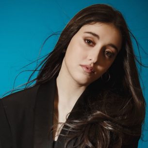 Giulia Stabile e lo sfogo sui social: “Maleducati a commentare il corpo altrui” Quando un corpo normale diventa oggetto di giudizio