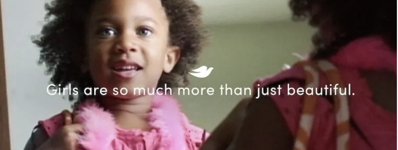 La nuova campagna di Dove che mira ad arricchire l’autostima delle più piccole
