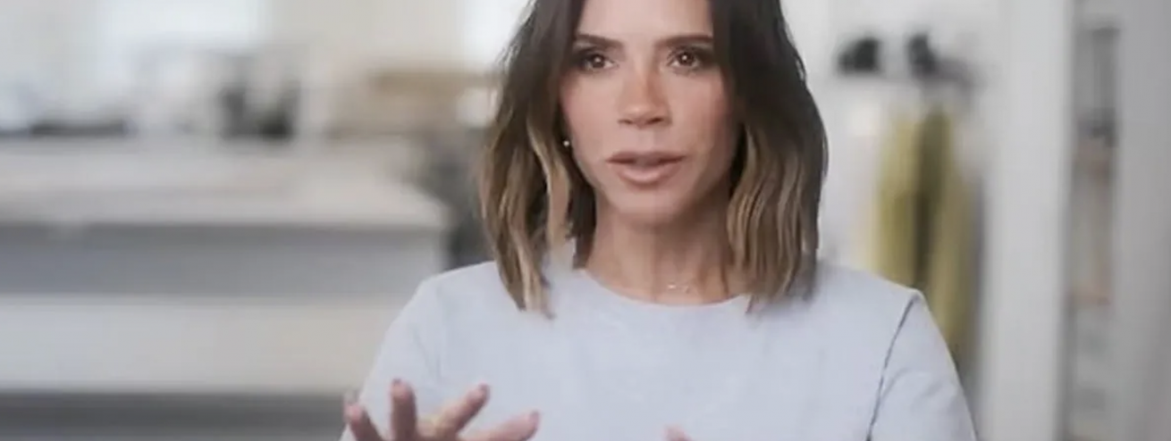 Victoria Beckham rivela le sue difficoltà con l’immagine corporea e i disturbi alimentari: “Sono davvero devastanti”