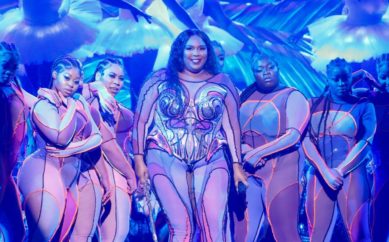 Lizzo e le ballerine oversize ai Grammy 2020: il trionfo della body inclusive